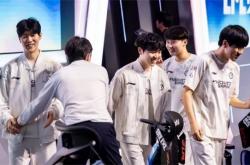 【一竞技(jì)1JingJi】LOL：LPL世界赛陪(péi)练阵容(róng)曝光！