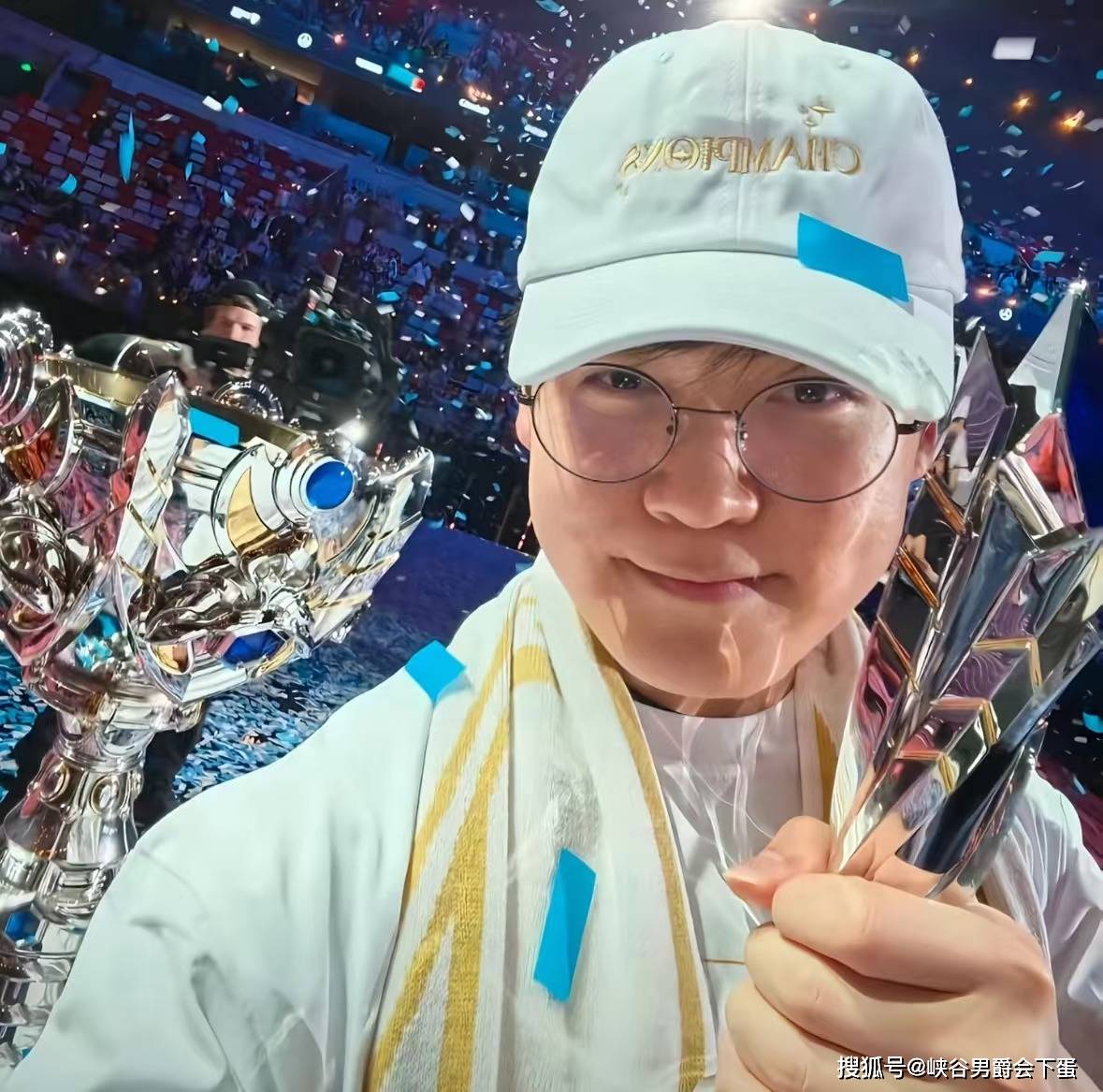 继“Gumayusi离开T1，大师兄透露：除Faker其他人都能被换”后，Faker谈第六冠感受：比赛结束后，只想着明年要更努力