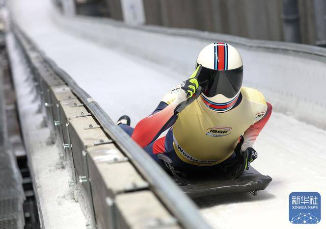 殷正获钢架雪车世界杯系列赛科尔蒂纳丹佩佐站男子个人赛季军